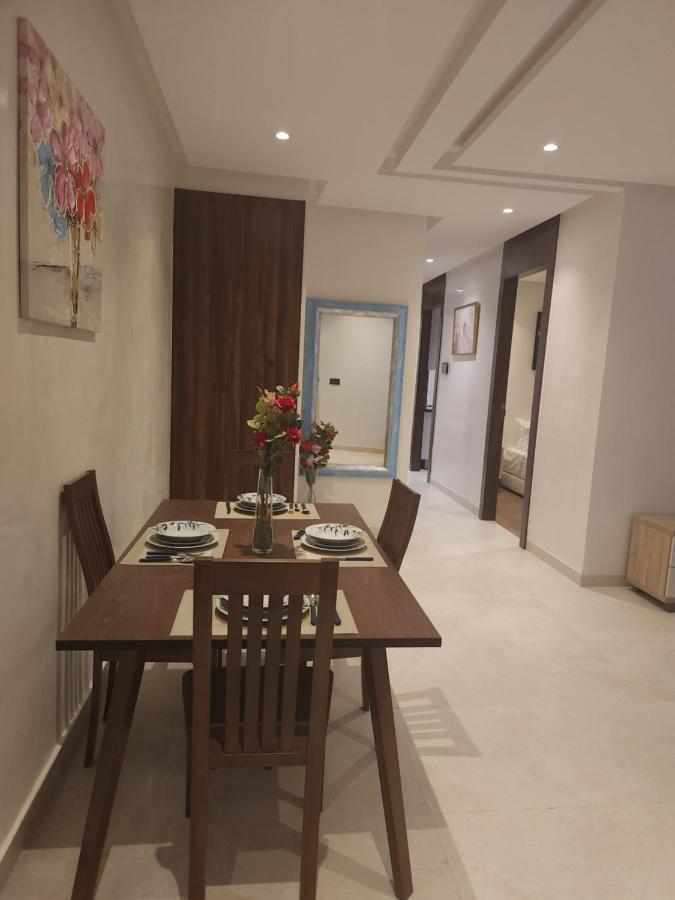 Modern Luxury Retreat: 2-Bedroom Apartment In The Heart Of Marrakech Marakeş Dış mekan fotoğraf
