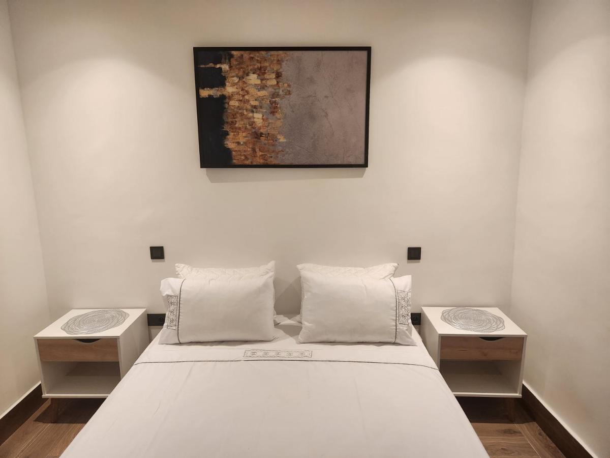 Modern Luxury Retreat: 2-Bedroom Apartment In The Heart Of Marrakech Marakeş Dış mekan fotoğraf