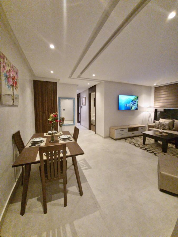 Modern Luxury Retreat: 2-Bedroom Apartment In The Heart Of Marrakech Marakeş Dış mekan fotoğraf
